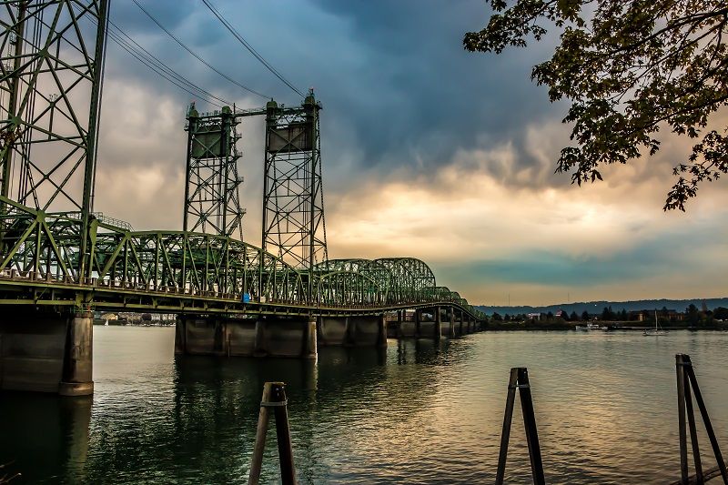 Oregon and Washington Need to Think Bigger on I-5 Bridge Project